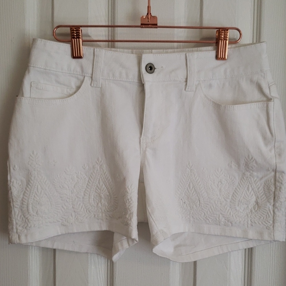 Loved Faded Glory white embroidered jeans short